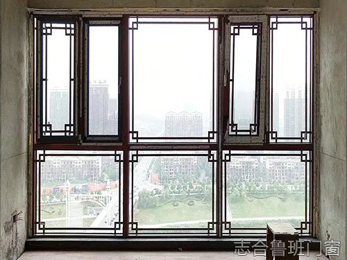 中式隔条窗